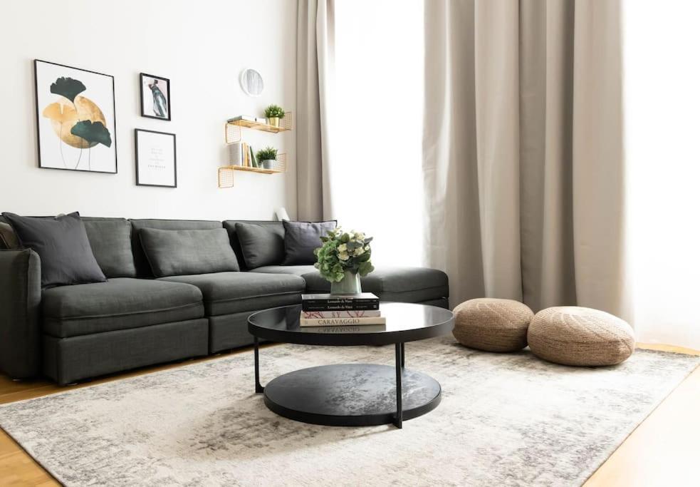 Franz 23 - Typical Viennese Apartment In The Heart Of Відень Екстер'єр фото